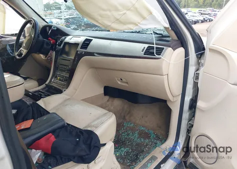 2008 Cadillac Escalade Standard from USA, damaged, VIN 1GYEC63868R197355